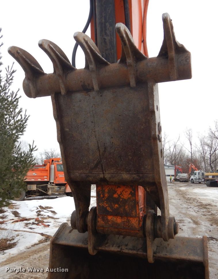 image for item FU9074 2006 Hitachi ZX270LC-3 excavator