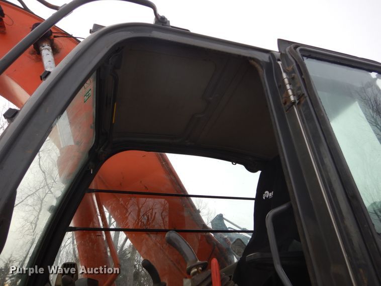 image for item FU9074 2006 Hitachi ZX270LC-3 excavator