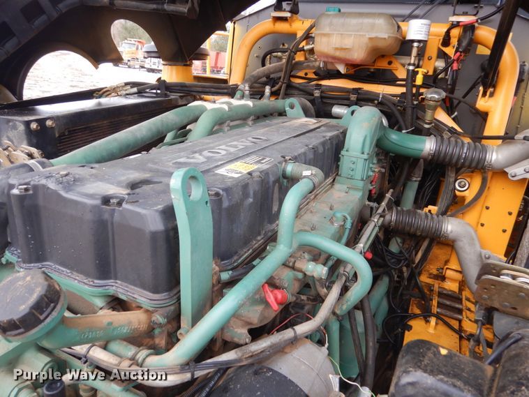 image for item FU9075 2005 Volvo A35D articulated haul truck