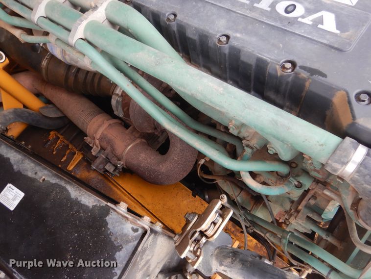 image for item FU9075 2005 Volvo A35D articulated haul truck