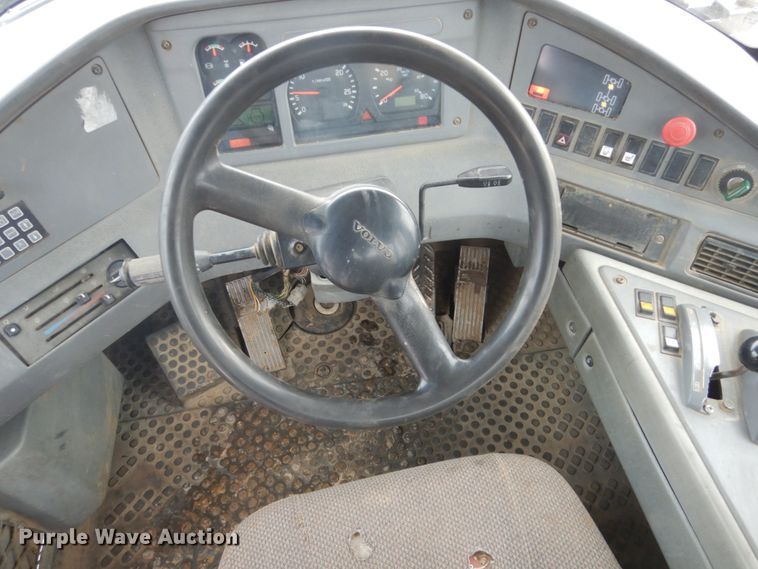 image for item FU9075 2005 Volvo A35D articulated haul truck