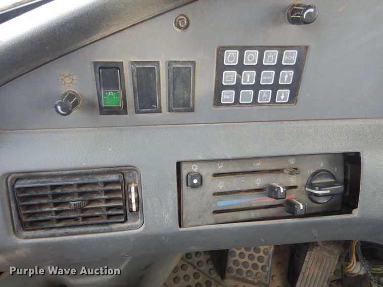 image for item FU9075 2005 Volvo A35D articulated haul truck