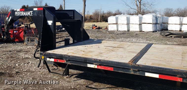 image for item GA9375 2013 flat bed trailer