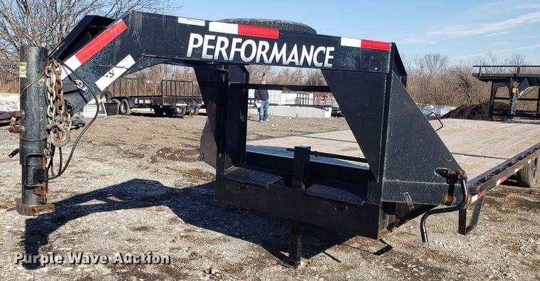 image for item GA9375 2013 flat bed trailer