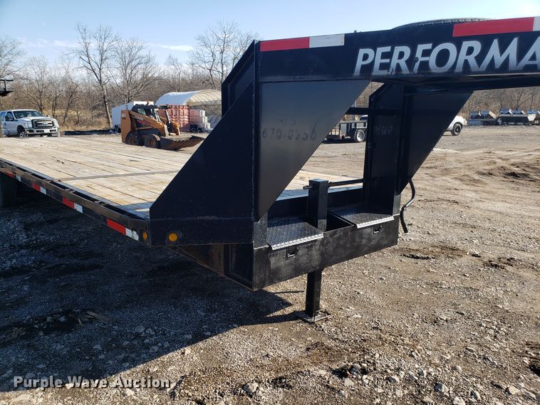 image for item GA9375 2013 flat bed trailer