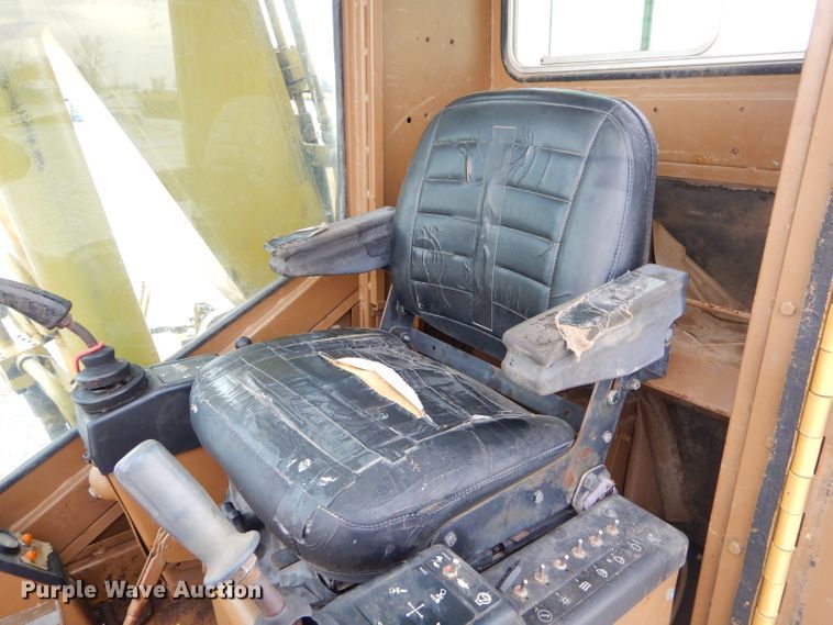 image for item GB9593 1990 Caterpillar 215D LC excavator