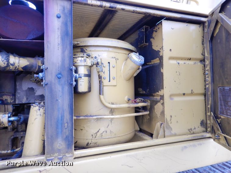 image for item GB9593 1990 Caterpillar 215D LC excavator