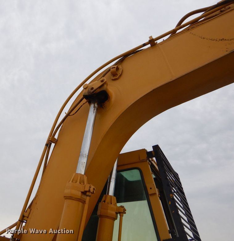 image for item GB9593 1990 Caterpillar 215D LC excavator