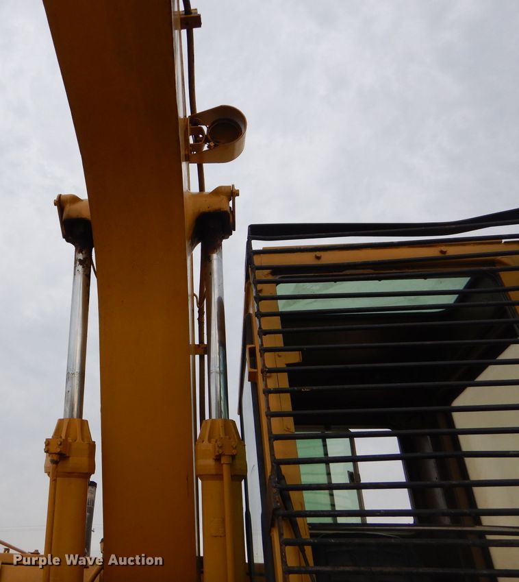 image for item GB9593 1990 Caterpillar 215D LC excavator