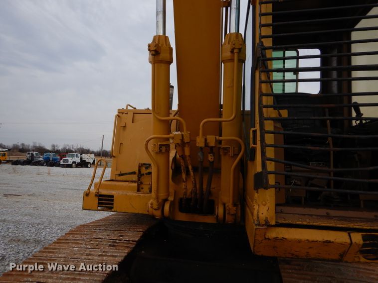 image for item GB9593 1990 Caterpillar 215D LC excavator