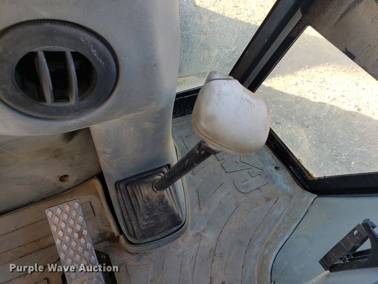 image for item GB9598 2002 Caterpillar 420D backhoe