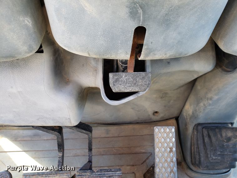 image for item GB9598 2002 Caterpillar 420D backhoe