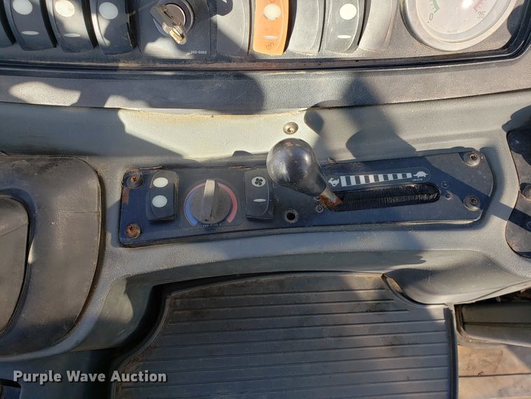 image for item GB9598 2002 Caterpillar 420D backhoe