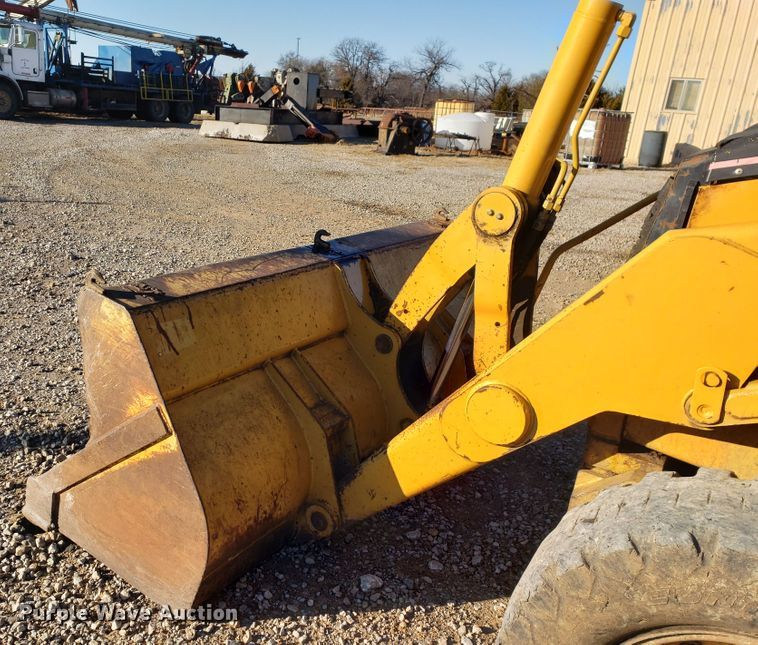 image for item GB9598 2002 Caterpillar 420D backhoe