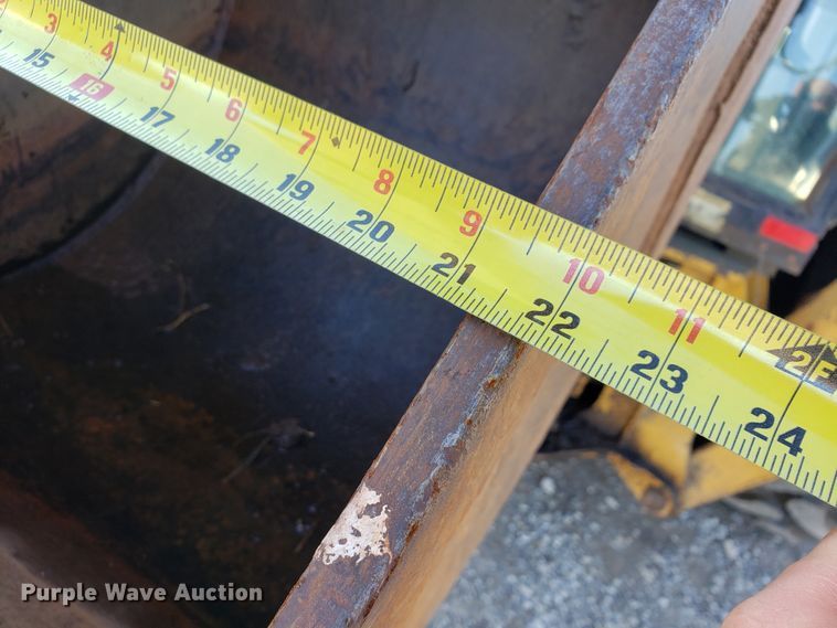 image for item GB9598 2002 Caterpillar 420D backhoe