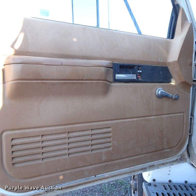 image for item GC9140 1990 Chevrolet Kodiak C50 dump truck