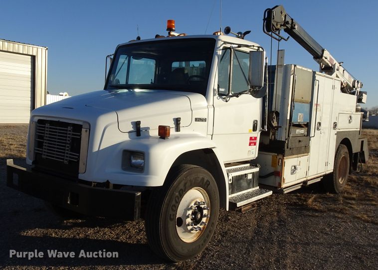 image for item GC9142 2003 Freightliner FL70 service truck with crane