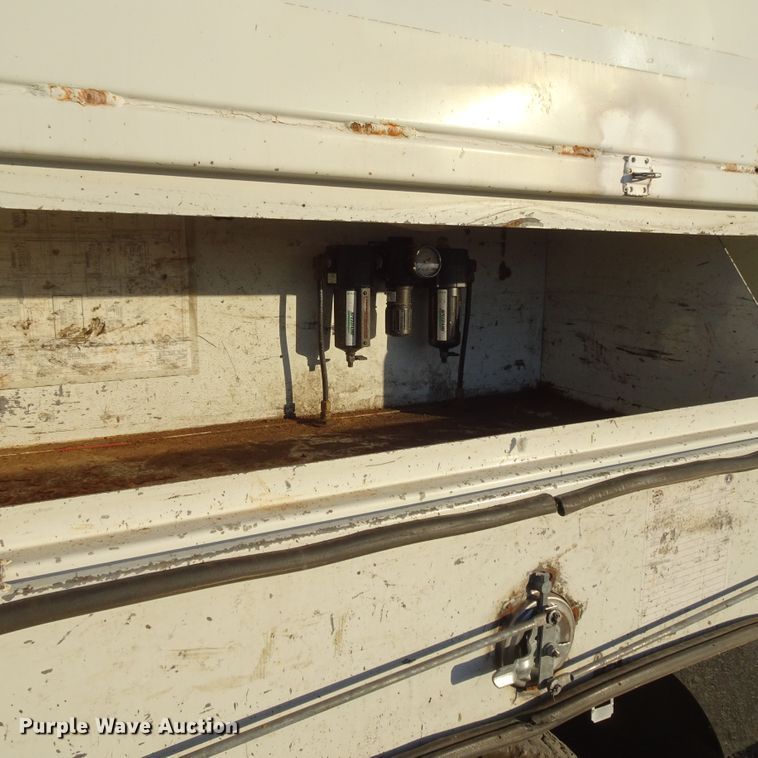 image for item GC9142 2003 Freightliner FL70 service truck with crane