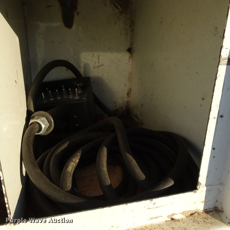 image for item GC9142 2003 Freightliner FL70 service truck with crane