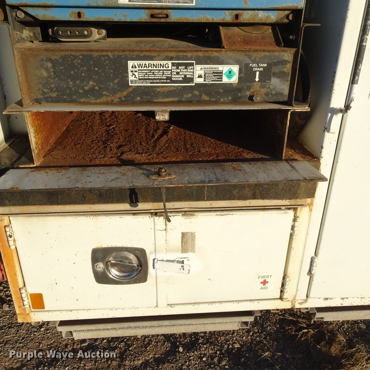 image for item GC9142 2003 Freightliner FL70 service truck with crane