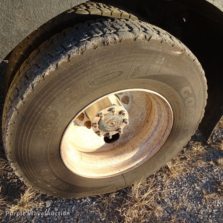 image for item GC9142 2003 Freightliner FL70 service truck with crane