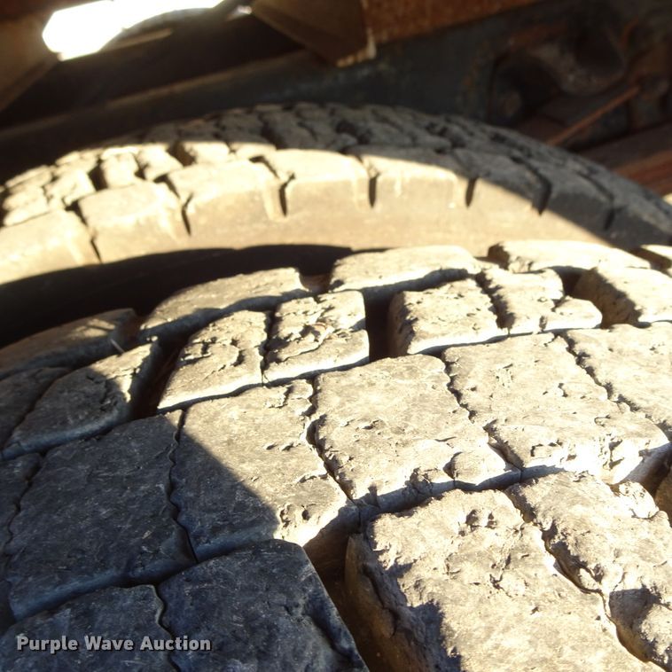 image for item GC9142 2003 Freightliner FL70 service truck with crane