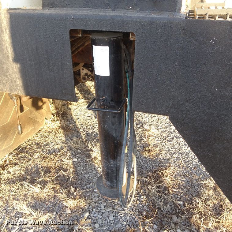 image for item GC9142 2003 Freightliner FL70 service truck with crane