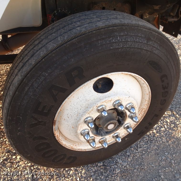 image for item GC9142 2003 Freightliner FL70 service truck with crane