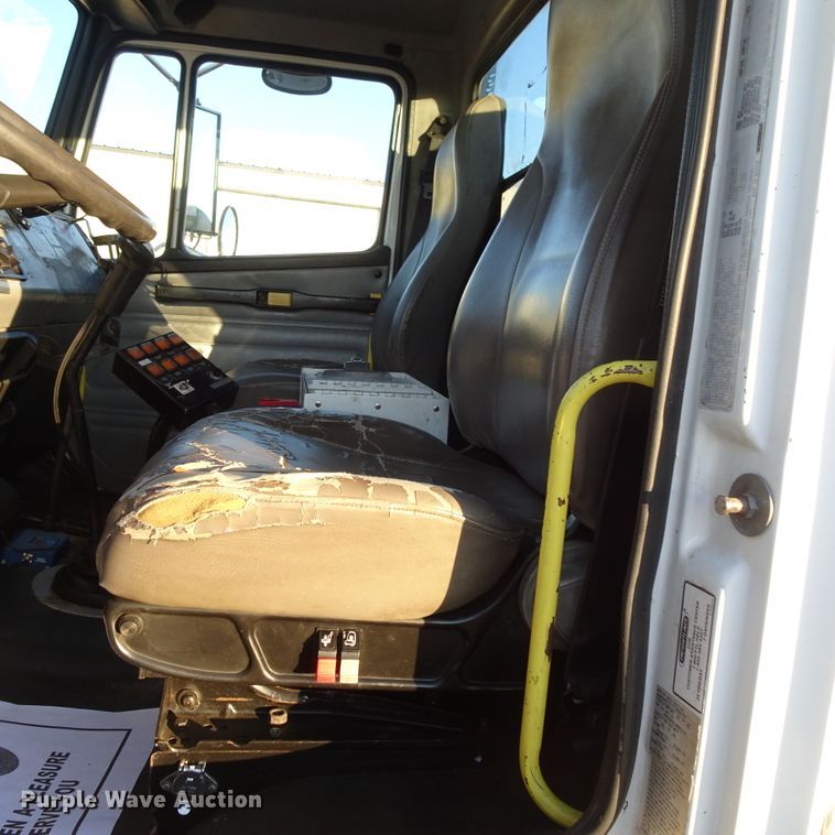 image for item GC9142 2003 Freightliner FL70 service truck with crane