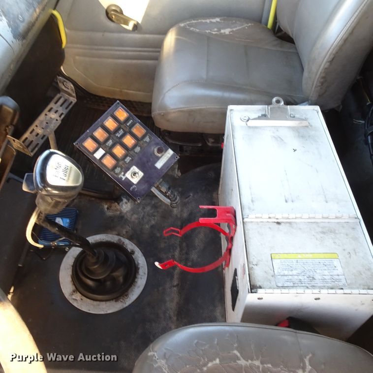 image for item GC9142 2003 Freightliner FL70 service truck with crane