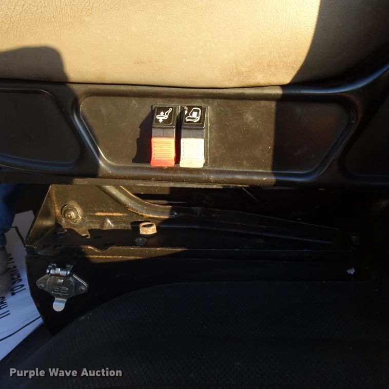 image for item GC9142 2003 Freightliner FL70 service truck with crane