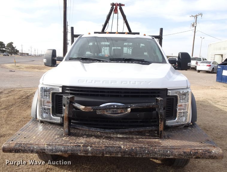 image for item GC9147 2017 Ford F550 flatbed truck