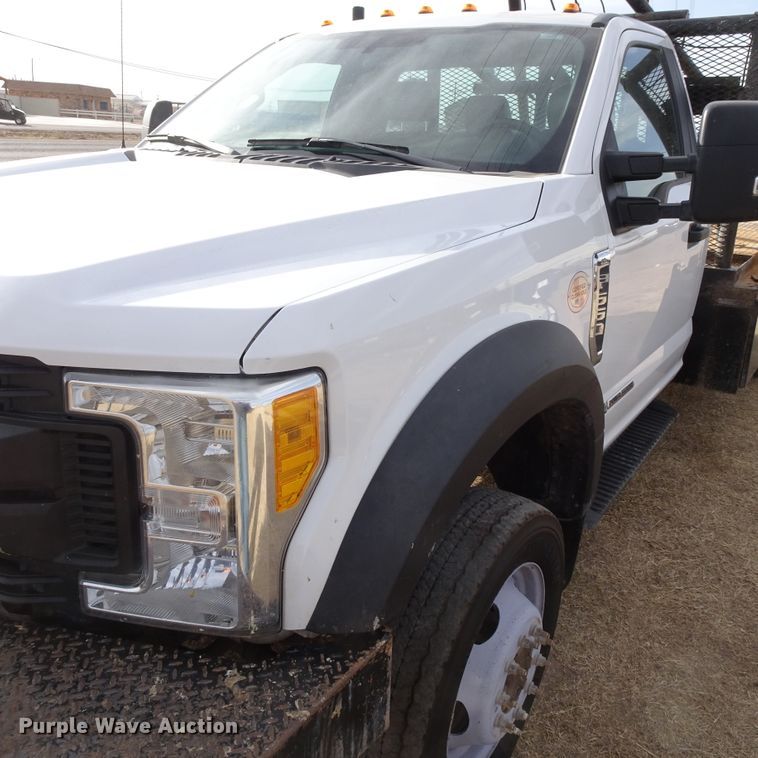 image for item GC9147 2017 Ford F550 flatbed truck