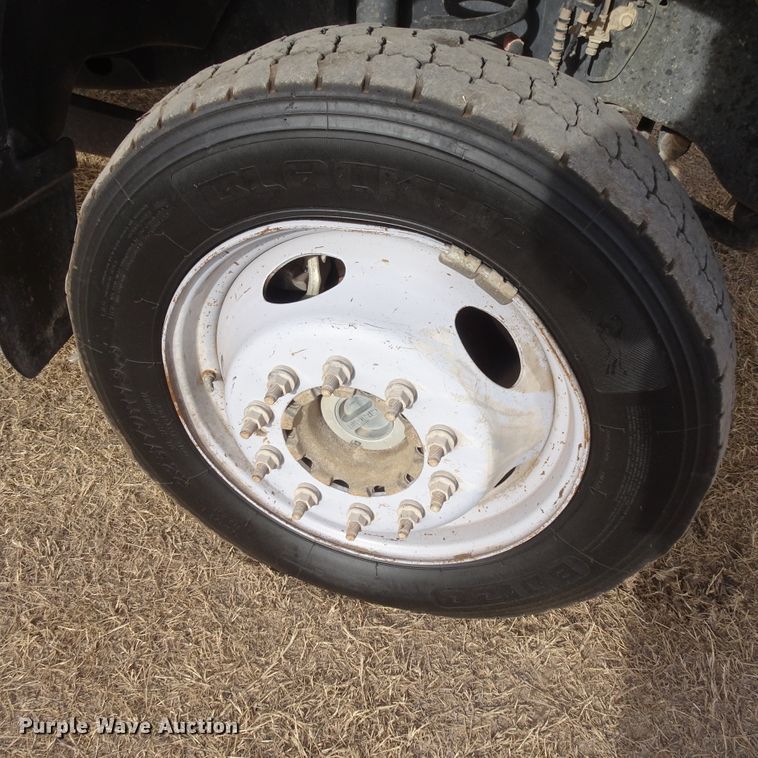 image for item GC9147 2017 Ford F550 flatbed truck