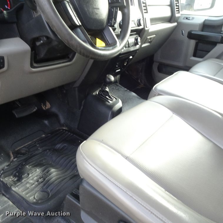 image for item GC9147 2017 Ford F550 flatbed truck