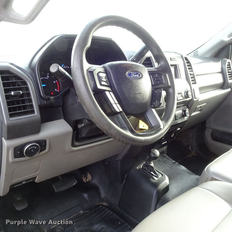 image for item GC9147 2017 Ford F550 flatbed truck