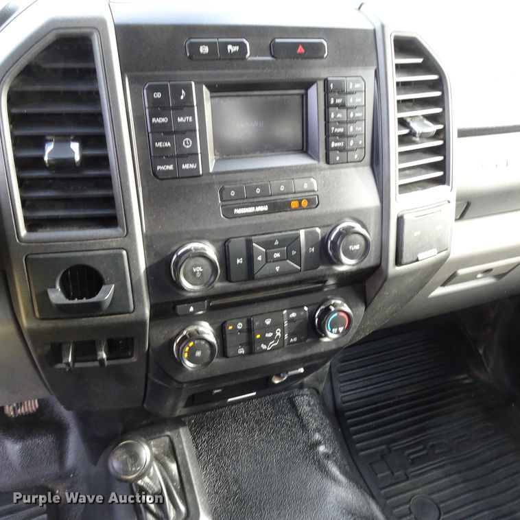 image for item GC9147 2017 Ford F550 flatbed truck