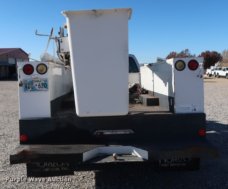 image for item GD9900 2000 Ford F450 Super Duty XL bucket truck