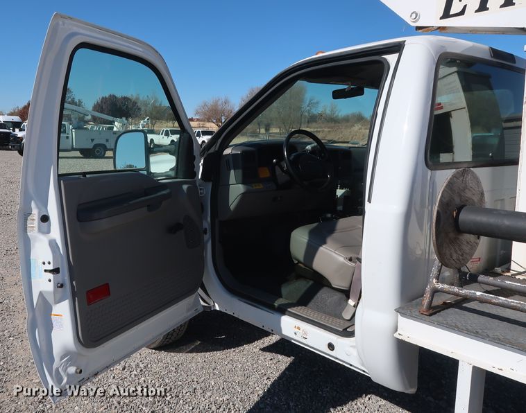 image for item GD9900 2000 Ford F450 Super Duty XL bucket truck