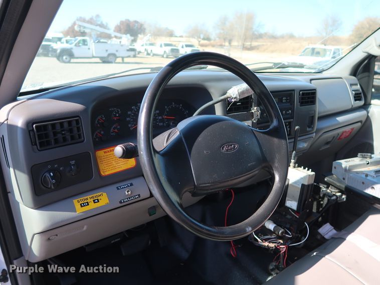 image for item GD9900 2000 Ford F450 Super Duty XL bucket truck