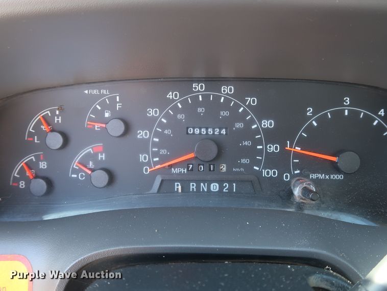 image for item GD9900 2000 Ford F450 Super Duty XL bucket truck