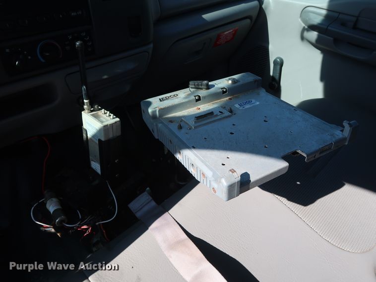 image for item GD9900 2000 Ford F450 Super Duty XL bucket truck