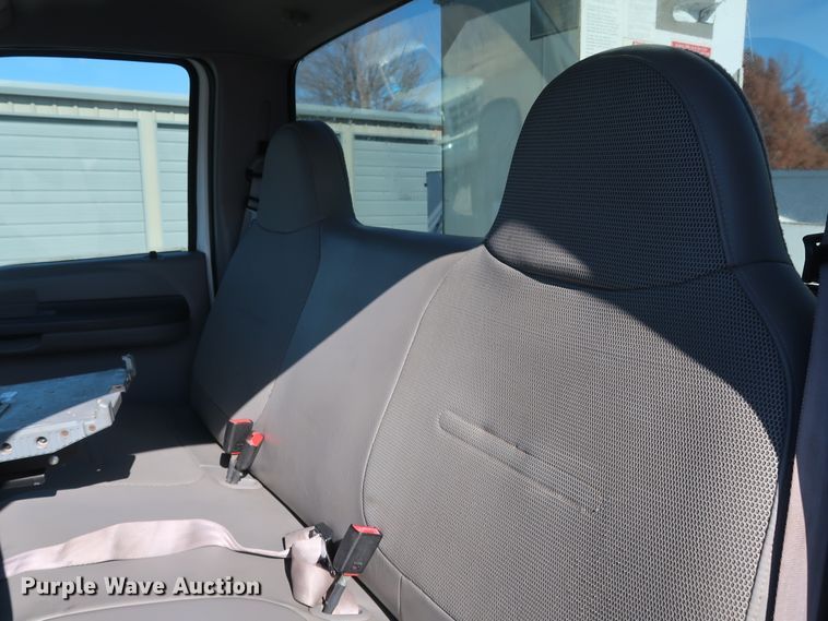 image for item GD9900 2000 Ford F450 Super Duty XL bucket truck