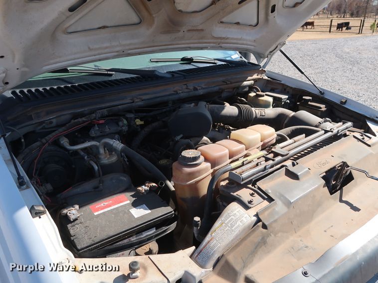 image for item GD9900 2000 Ford F450 Super Duty XL bucket truck