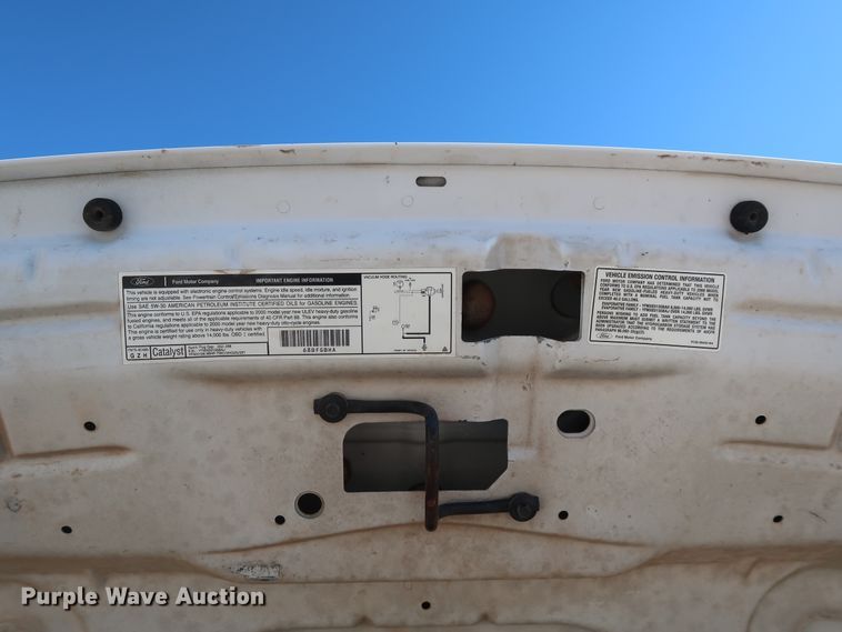 image for item GD9900 2000 Ford F450 Super Duty XL bucket truck