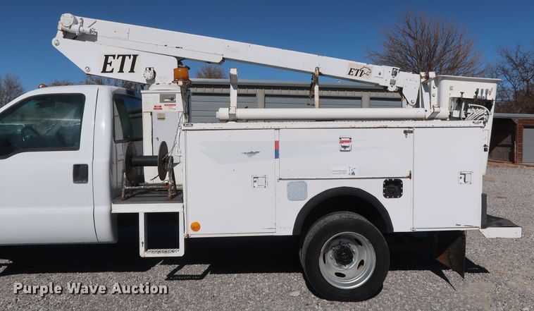 image for item GD9900 2000 Ford F450 Super Duty XL bucket truck