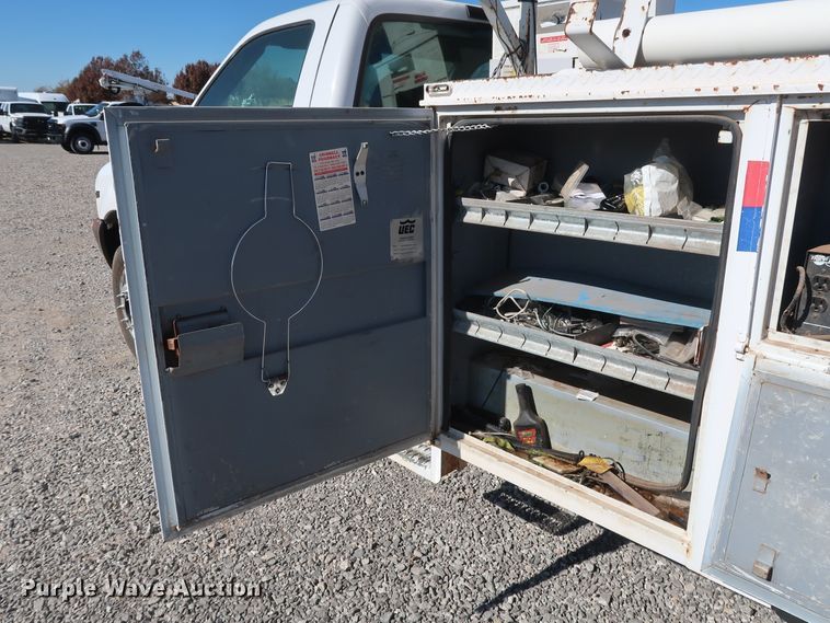 image for item GD9900 2000 Ford F450 Super Duty XL bucket truck