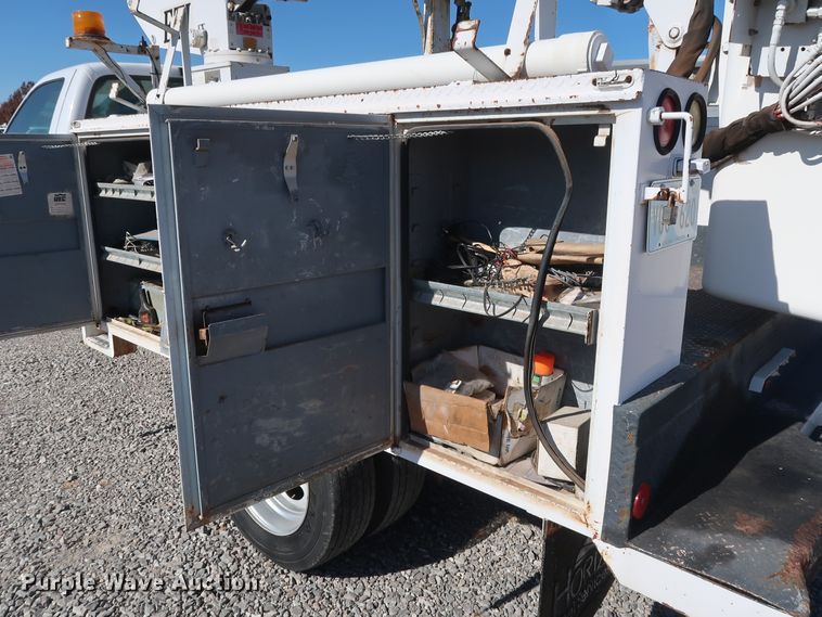 image for item GD9900 2000 Ford F450 Super Duty XL bucket truck