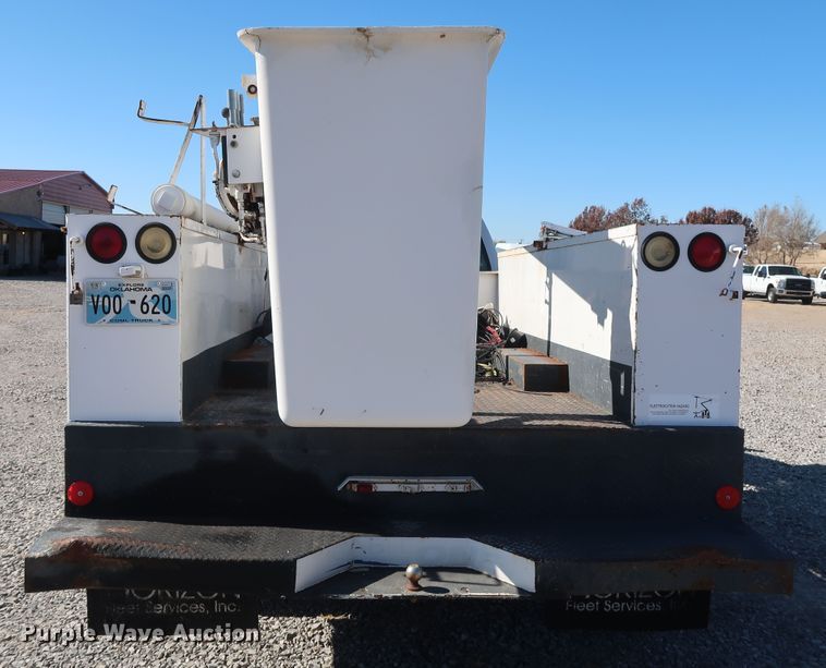 image for item GD9900 2000 Ford F450 Super Duty XL bucket truck