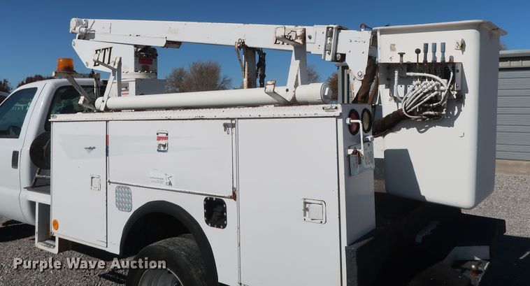 image for item GD9900 2000 Ford F450 Super Duty XL bucket truck